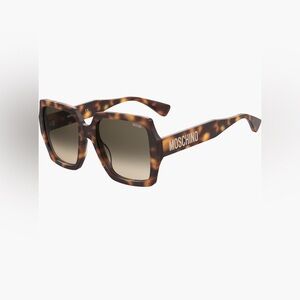 Moschino
Gradient
Square Sunglasses